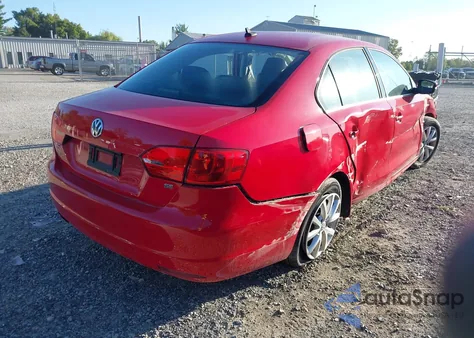2014 Volkswagen Jetta Se z USA, uszkodzony, nr VIN 3VWD17AJ8EM287054
